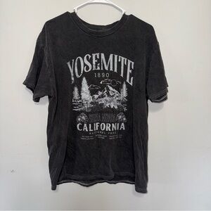 RSQ Yosemite Graphic Tee Size Medium Vintage Wash Black Shirt